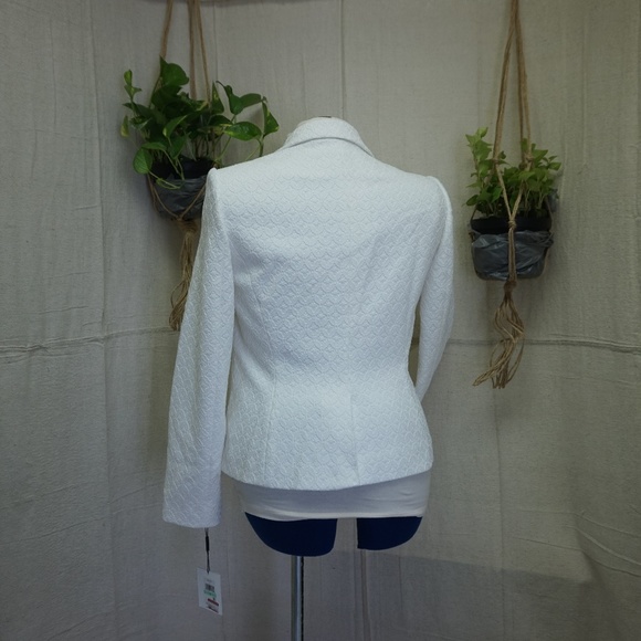 ONE LEFT Calvin Klein White eyelet blazer - Picture 6 of 8
